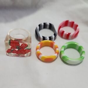 Colorful Striped and Floral Resin Rings Set